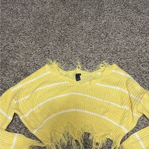 Rue21 Yellow and White V-Neck Sweater